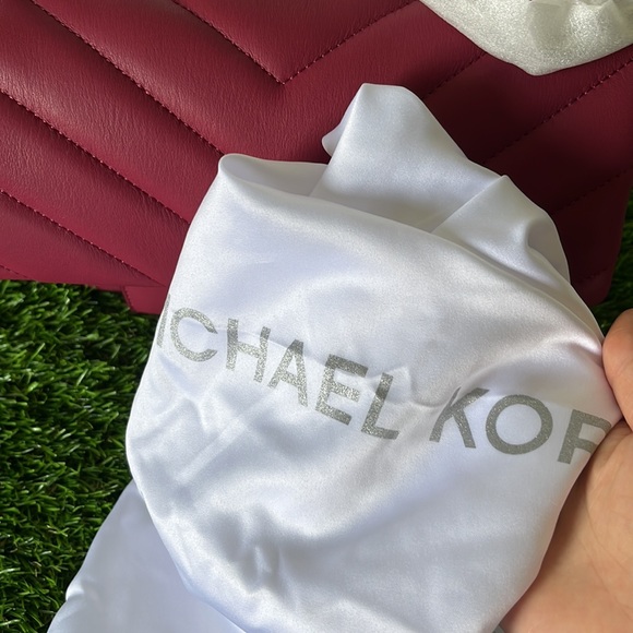 Original $378 Michael Kors Cece Medium Quilted Leather Convertible Shoulder Bag - Picture 13 of 14